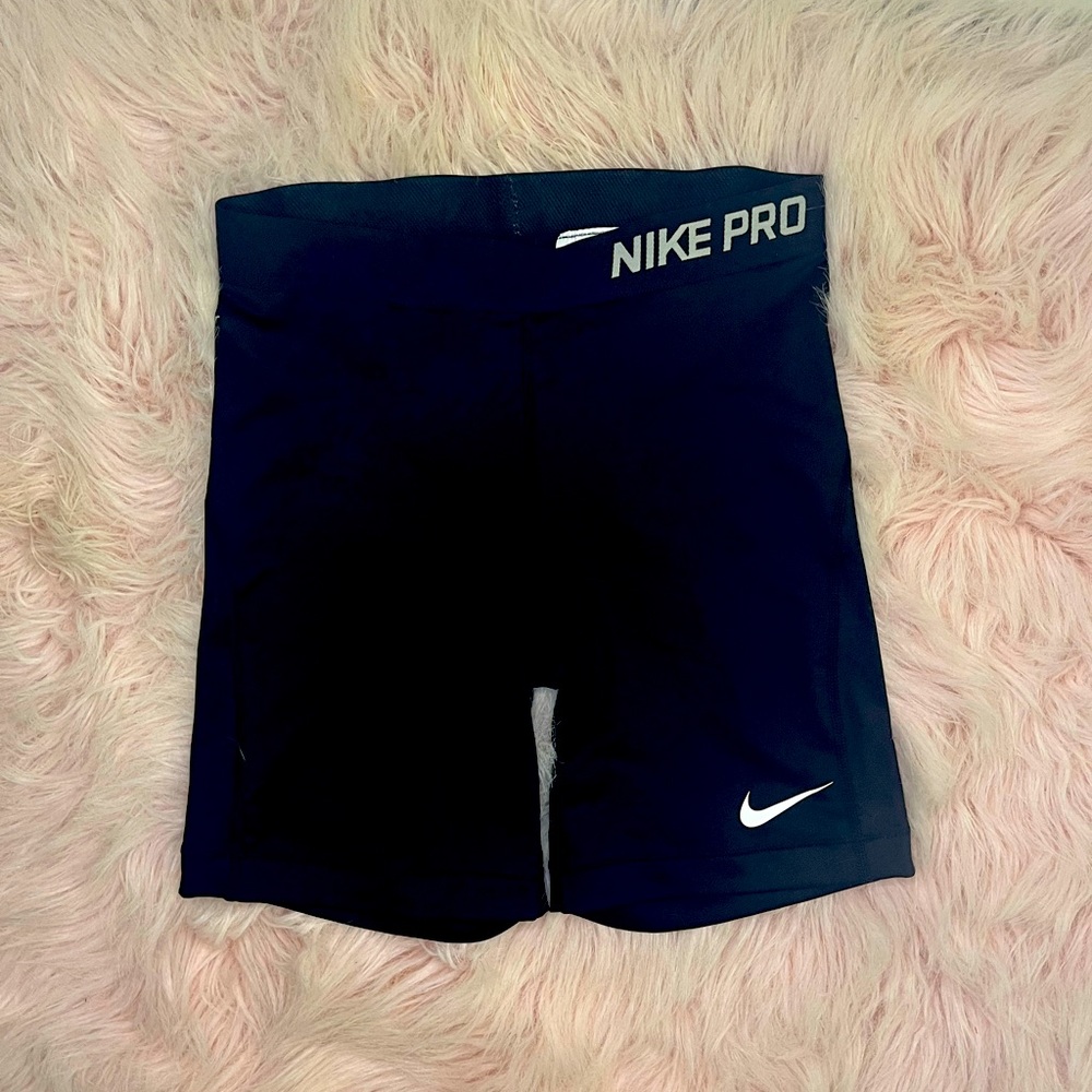Nike Pro 7” Shorts Size Medium Black